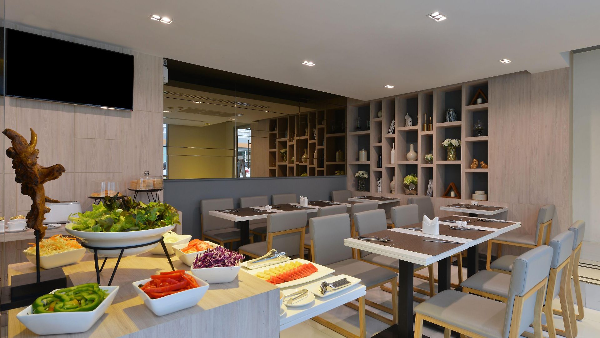 The Grass Serviced โรงแรม Pattaya