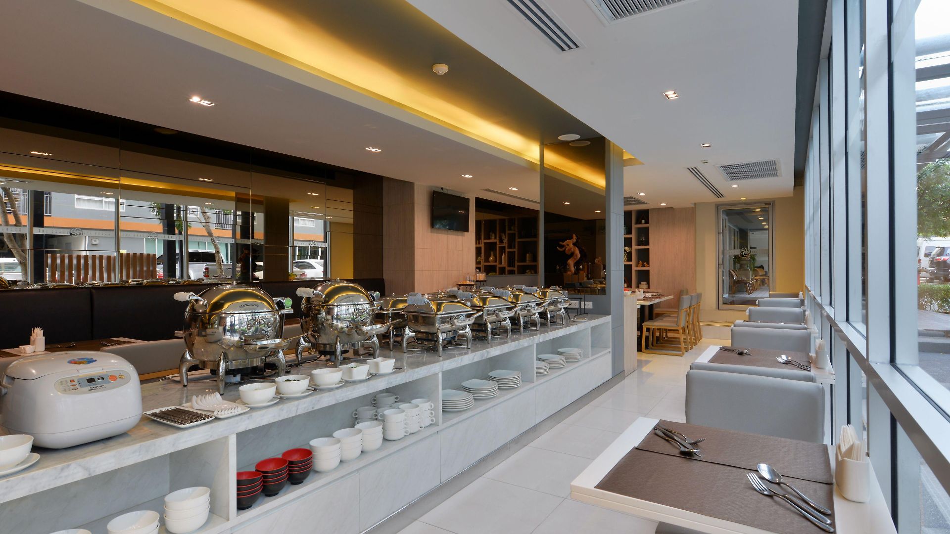 โรงแรม The Grass Serviced 4*