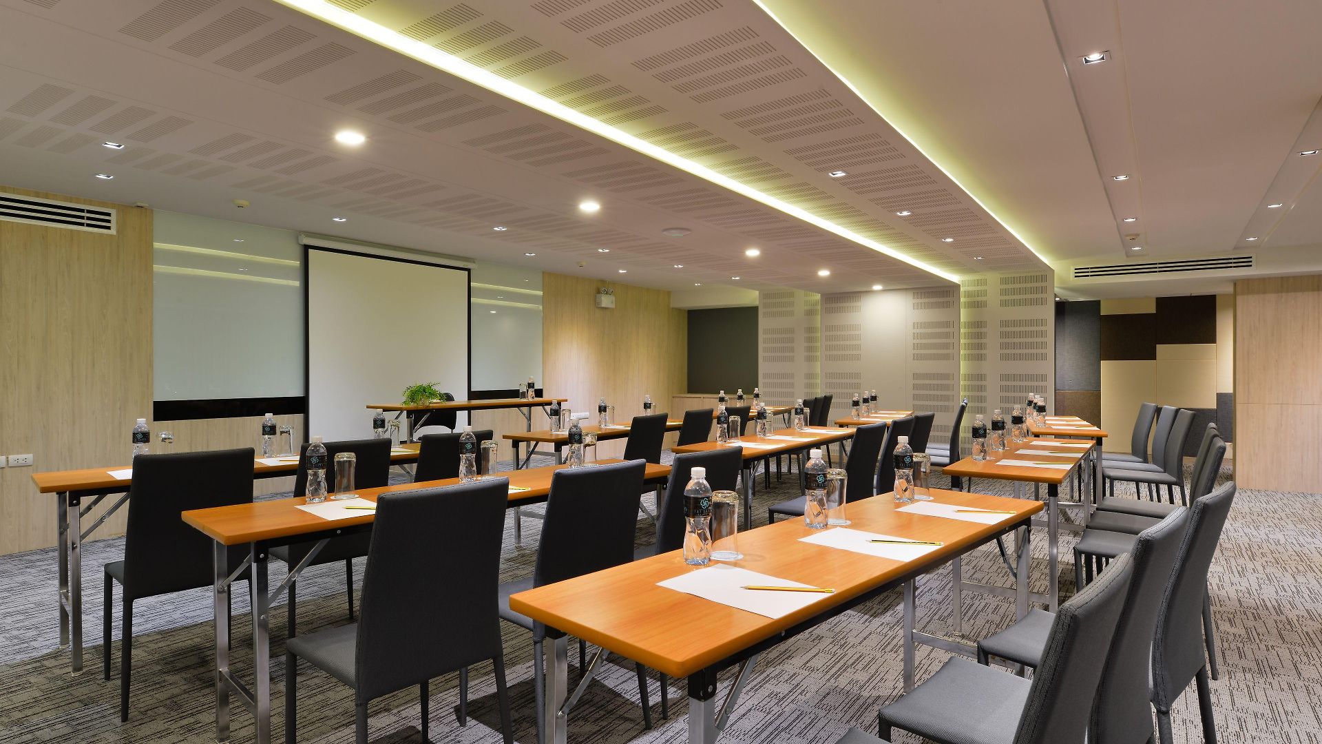 โรงแรม The Grass Serviced Pattaya