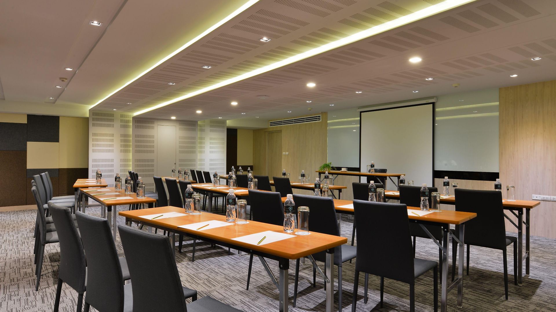 The Grass Serviced โรงแรม 4*