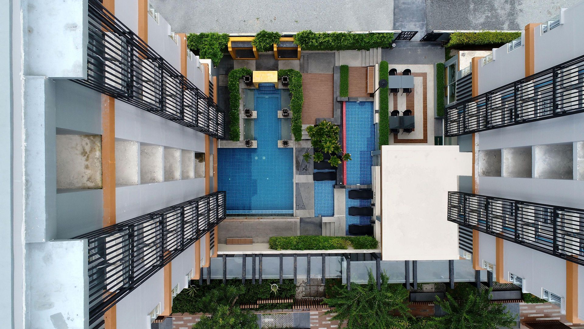 โรงแรม The Grass Serviced 4*