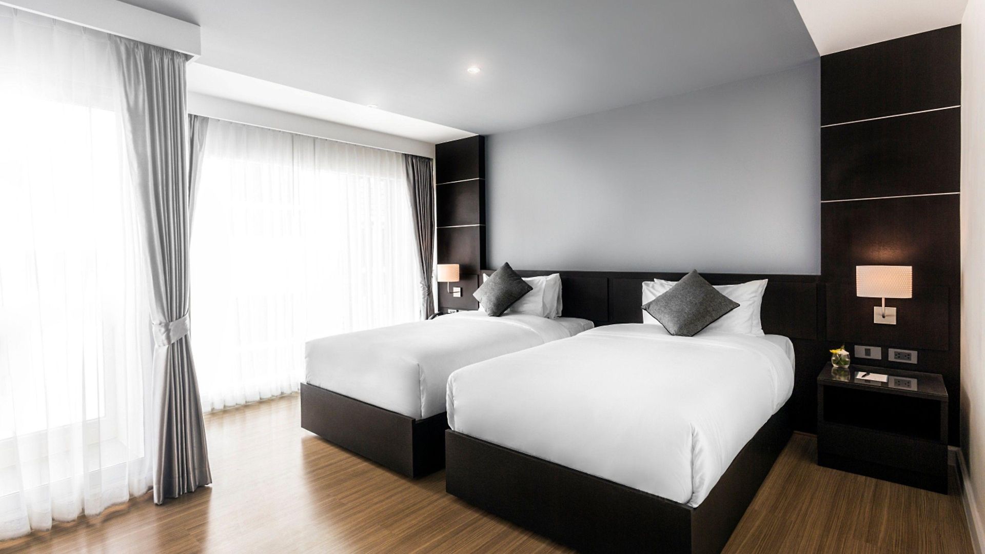 โรงแรม Unique Regency 4*