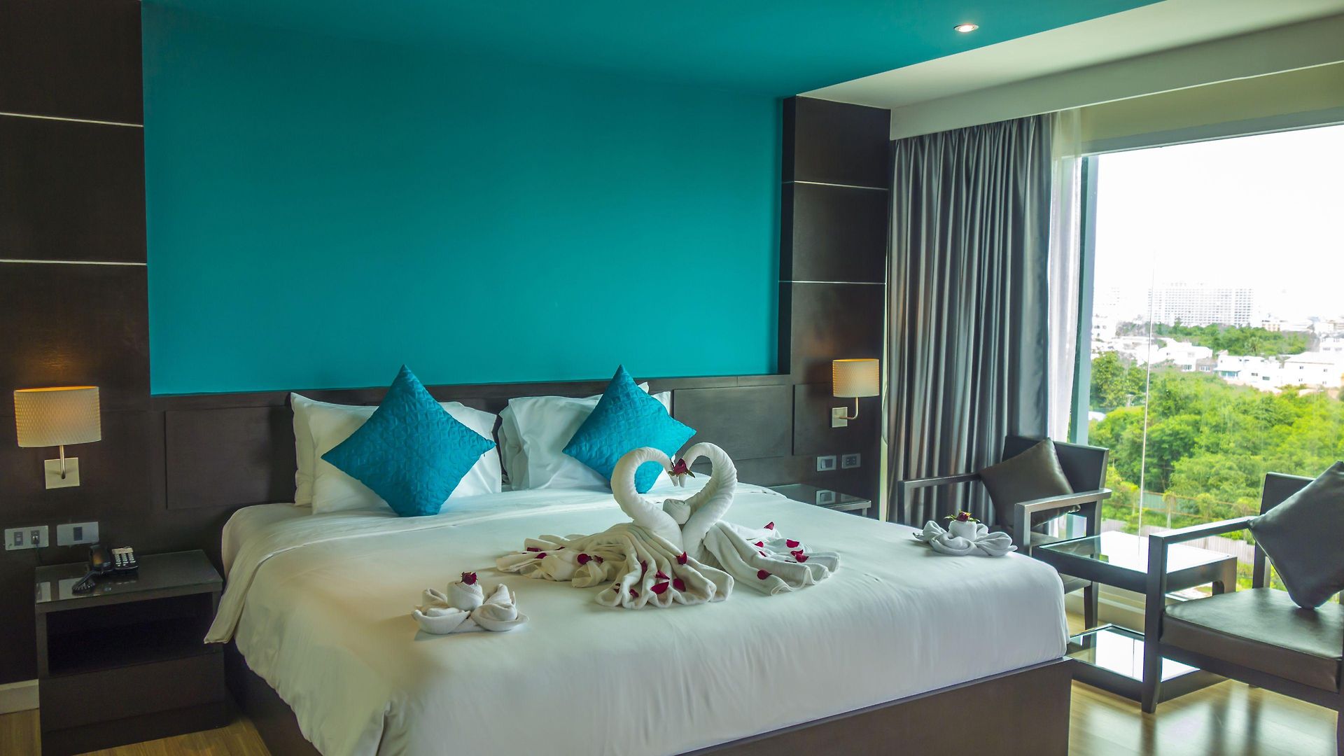 โรงแรม Unique Regency 4*