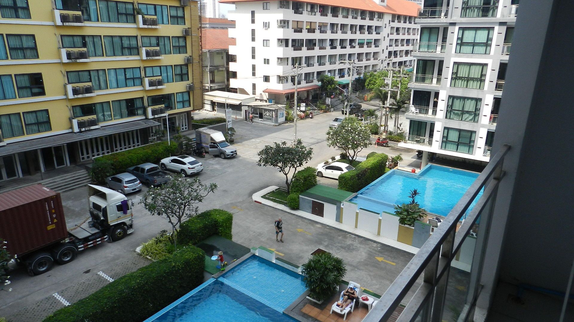 โรงแรม Neocondo