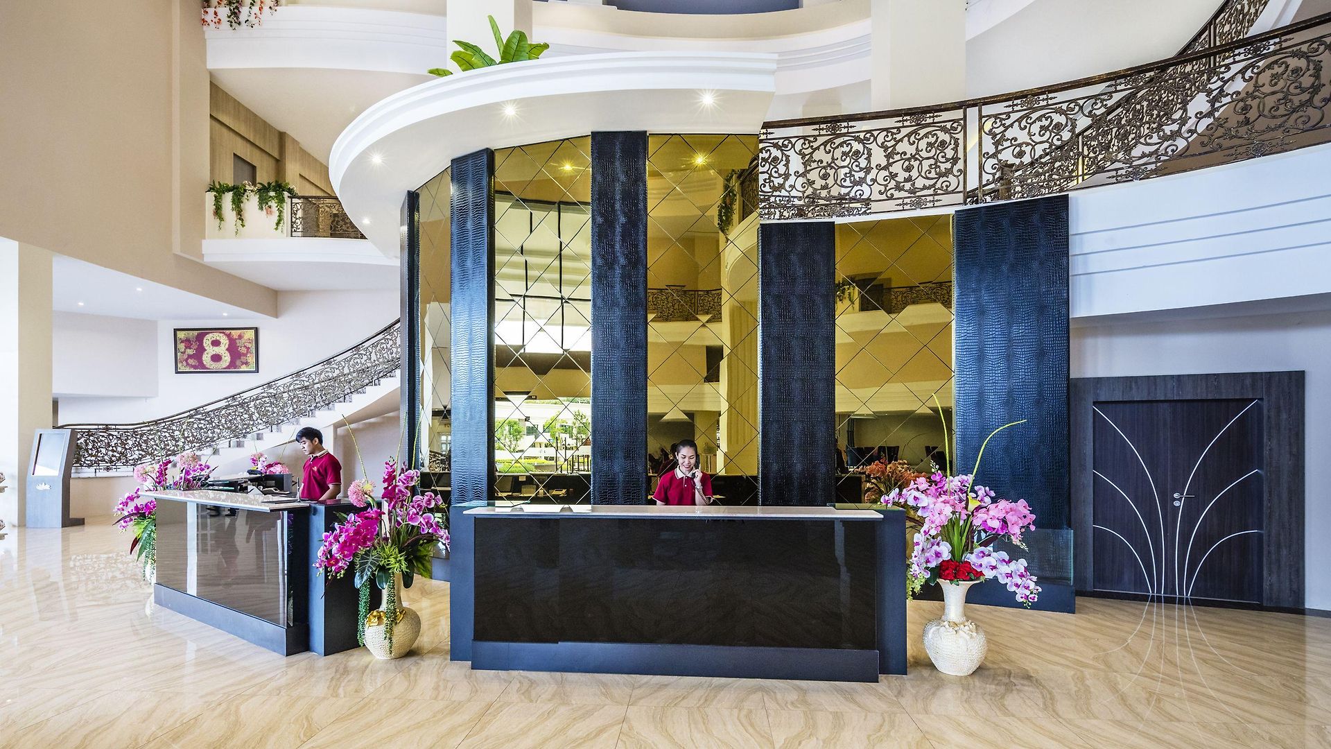โรงแรม Grand Palazzo - Sha Extra 5*
