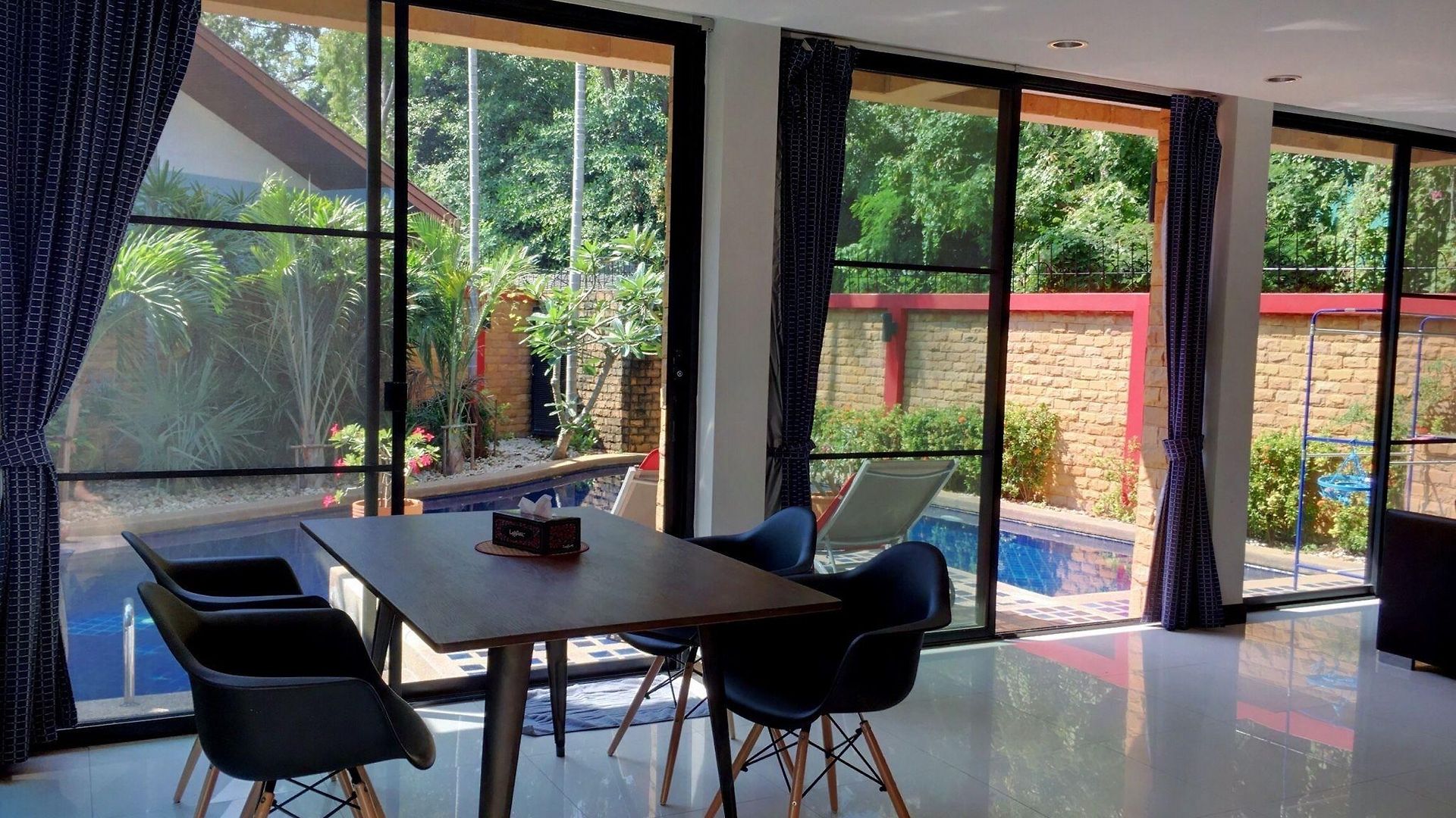 4poolvillas วิลล่า Pattaya
