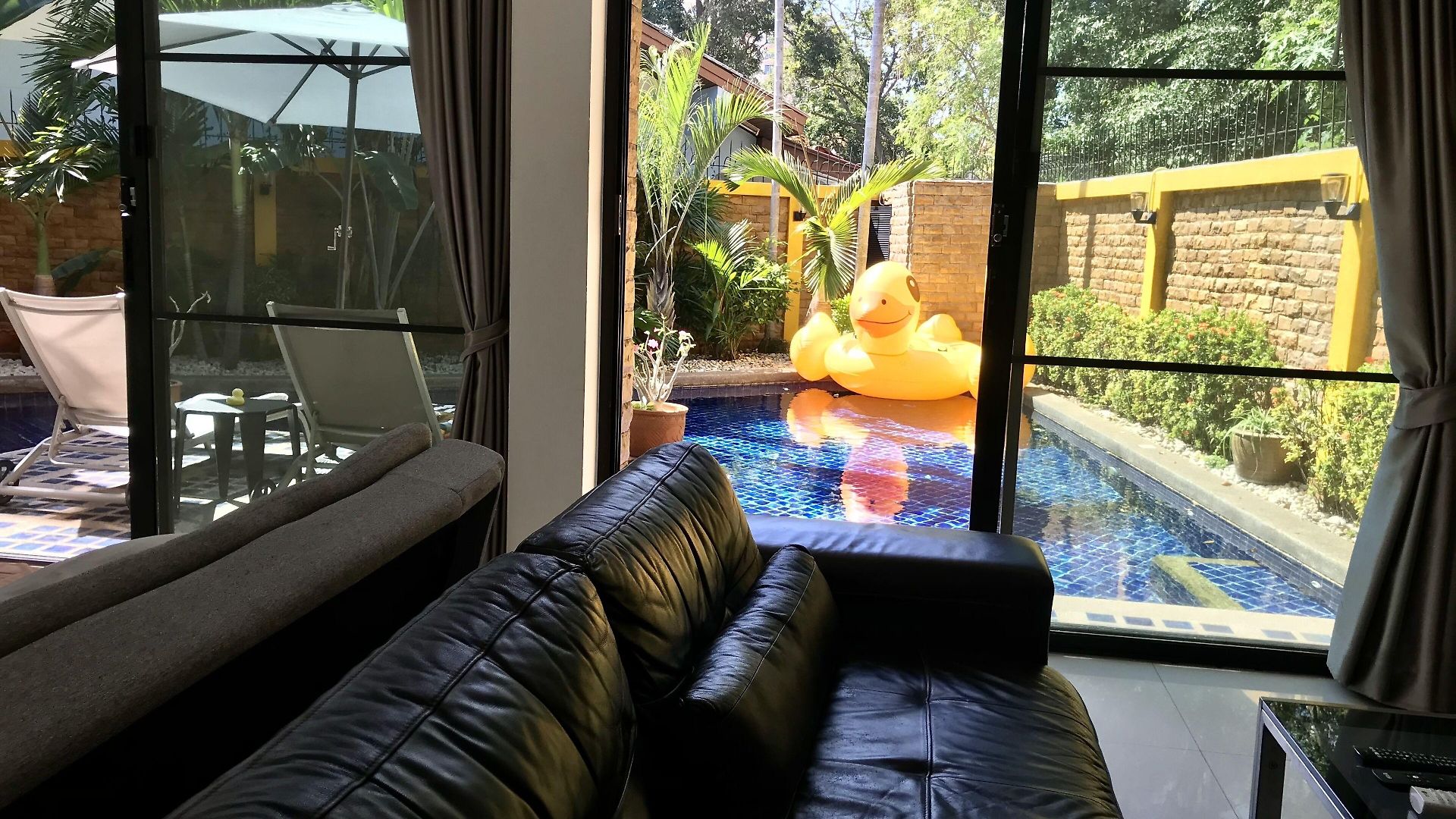 4poolvillas วิลล่า *