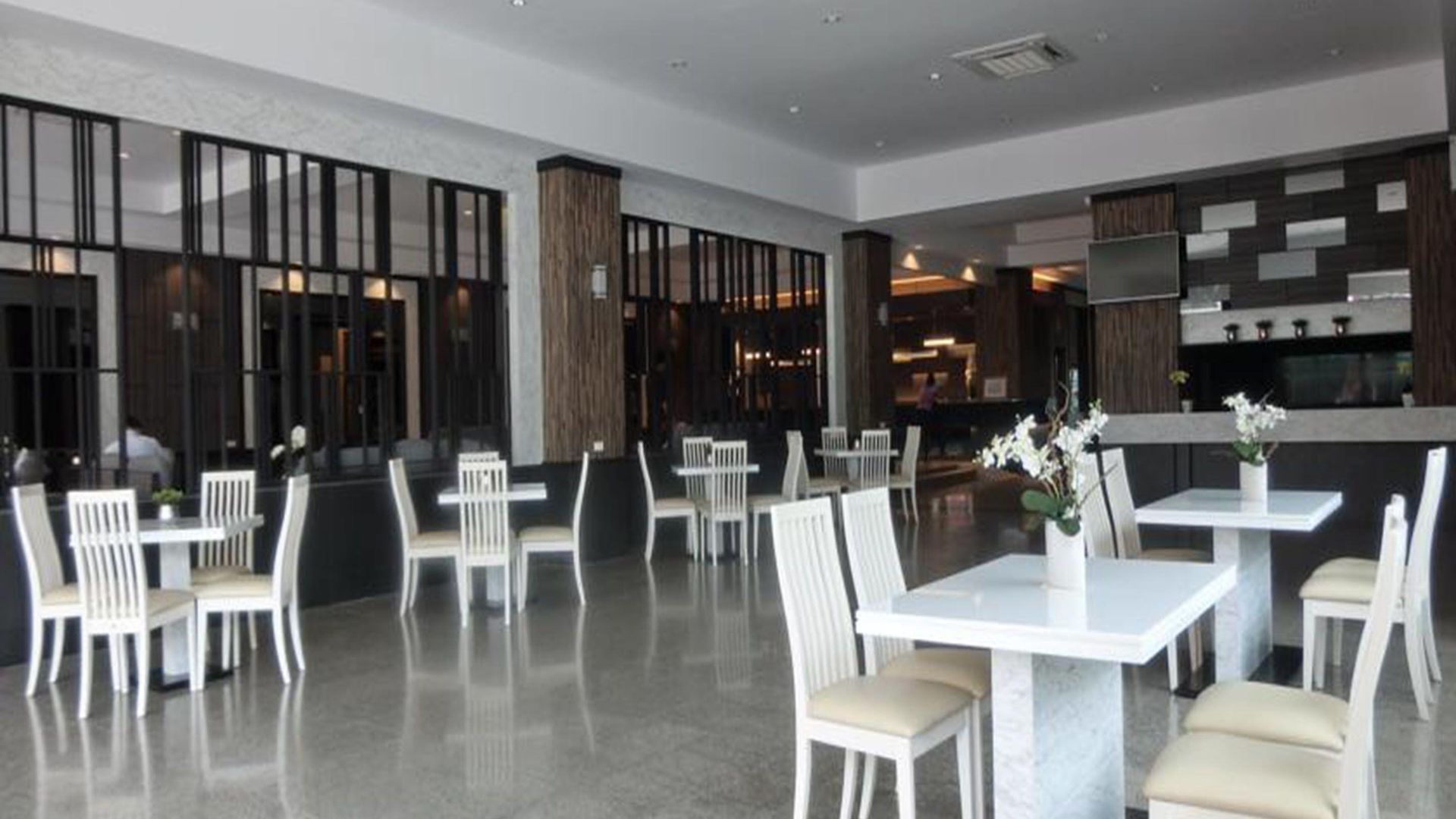 The Grand Day Night โรงแรม 3*