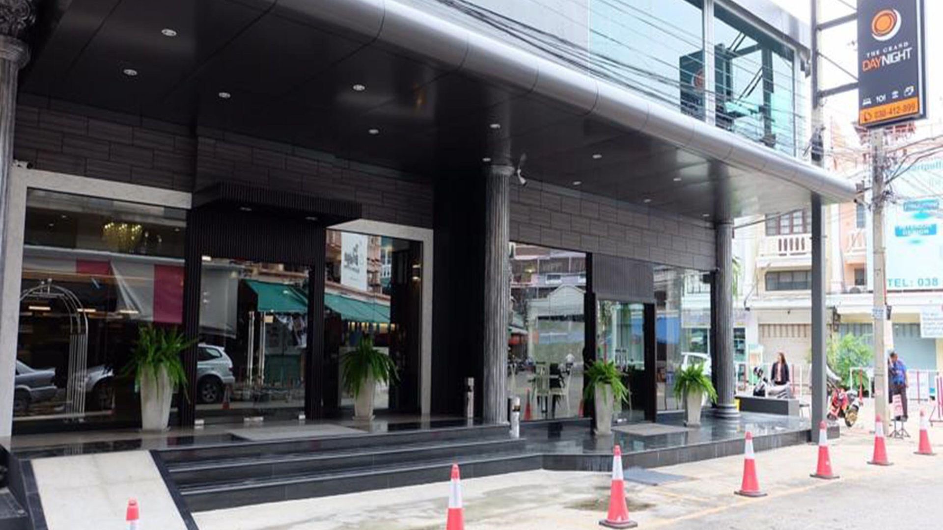 The Grand Day Night โรงแรม