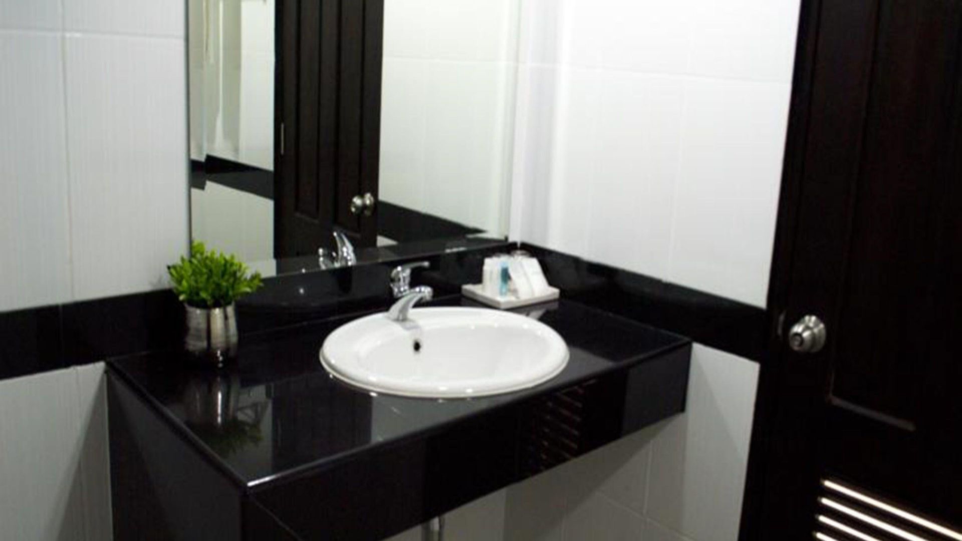 The Grand Day Night โรงแรม Pattaya