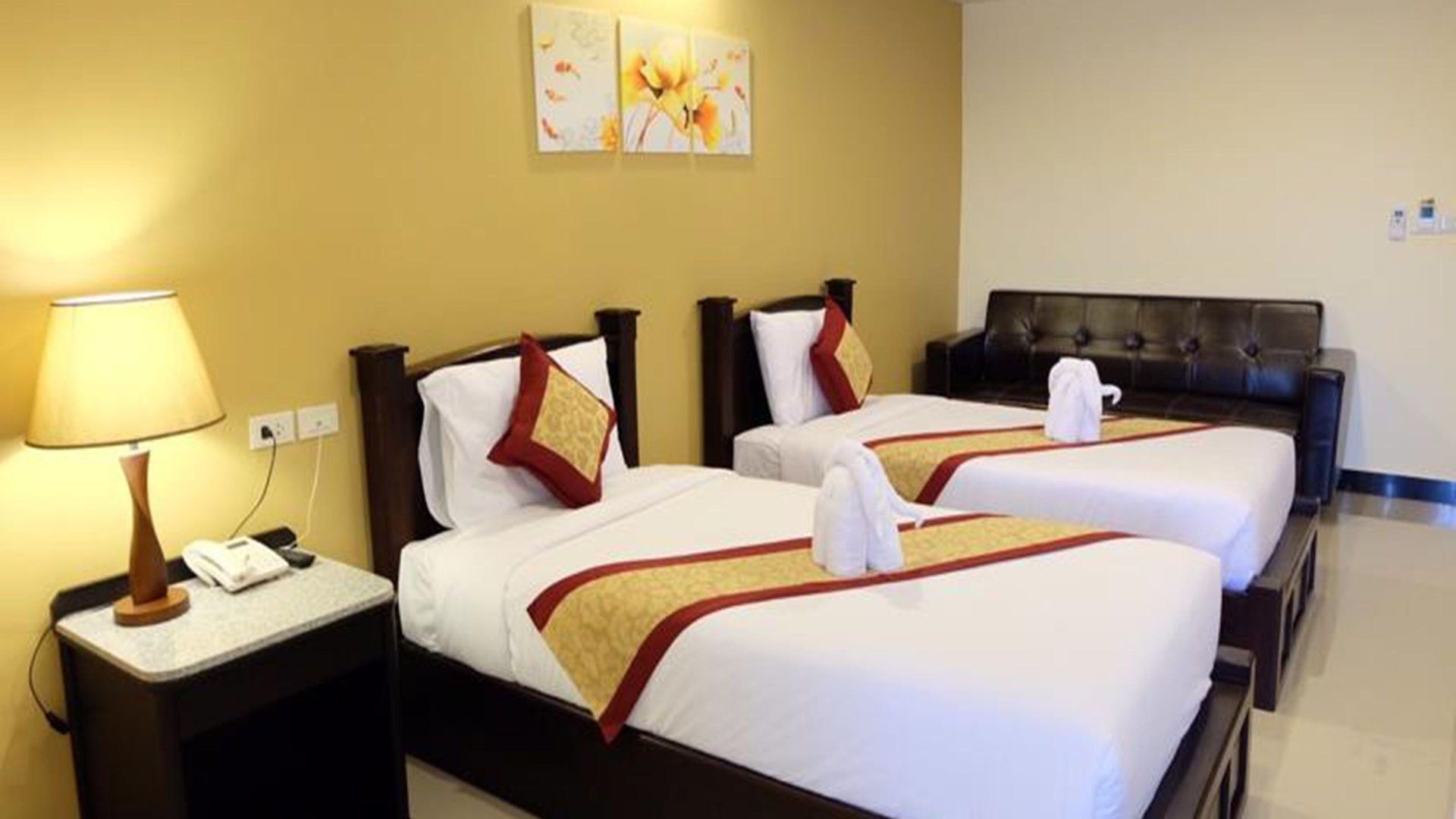 The Grand Day Night โรงแรม 3*