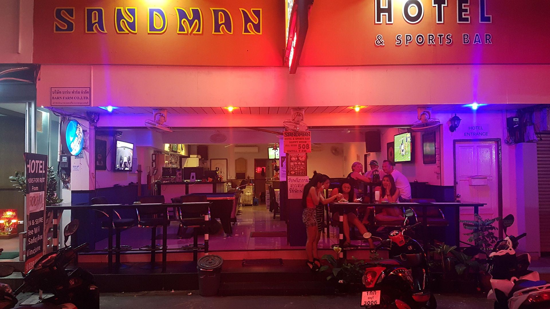 Sandman & Sports Bar โรงแรม Pattaya