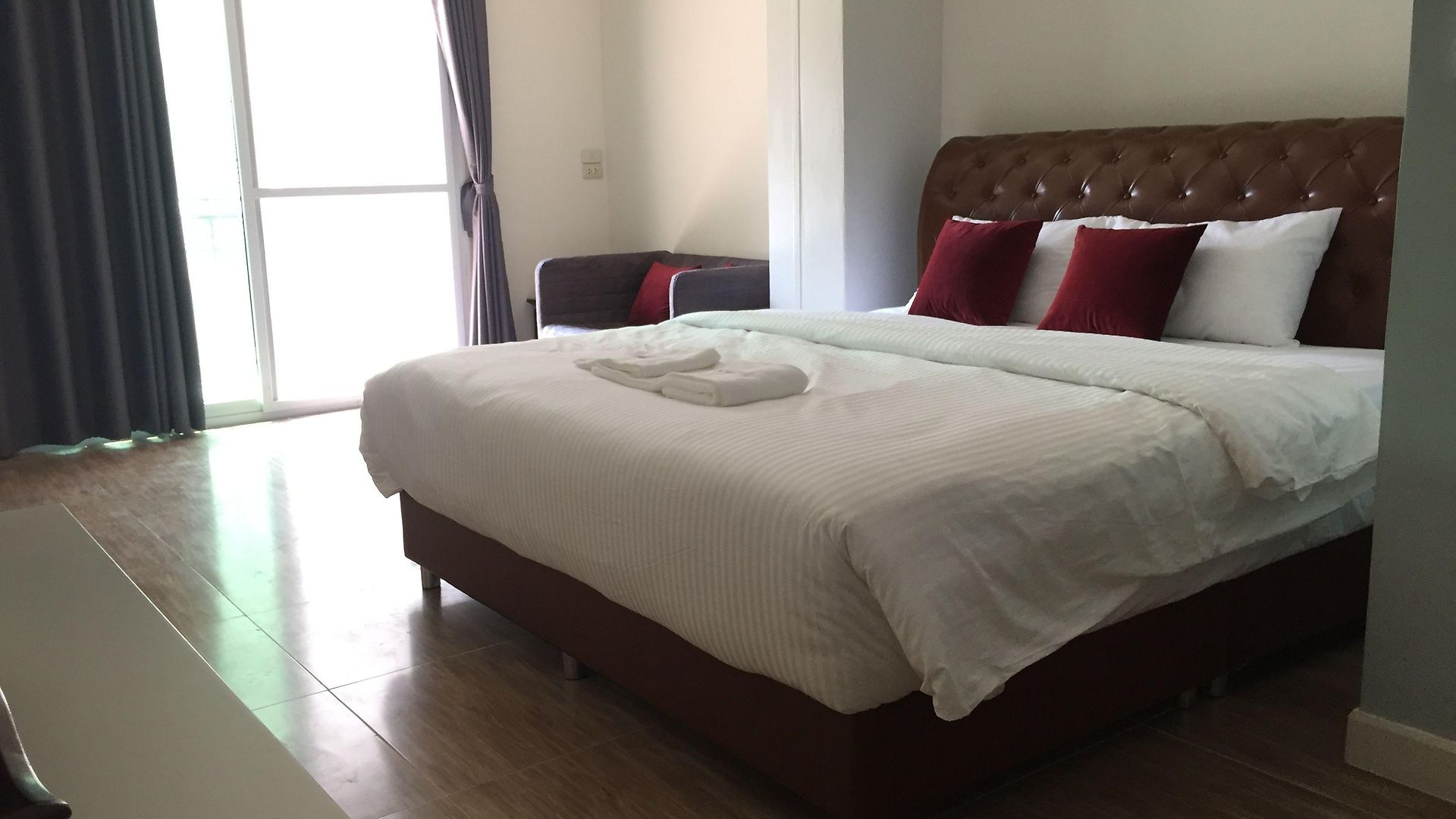Oyo 75486 Anna บ้านพัก Pattaya