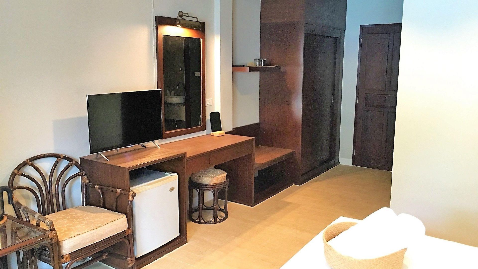 โรงแรม Let's Hyde & - Pool 4*