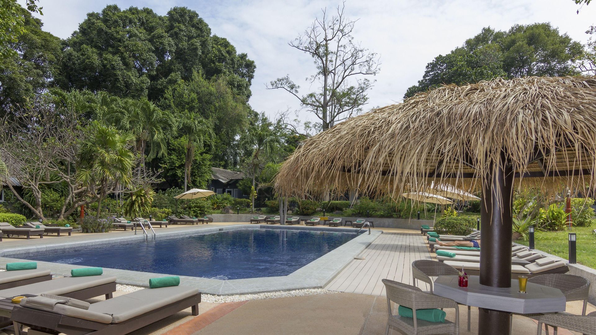 Let's Hyde & - Pool 4* Pattaya