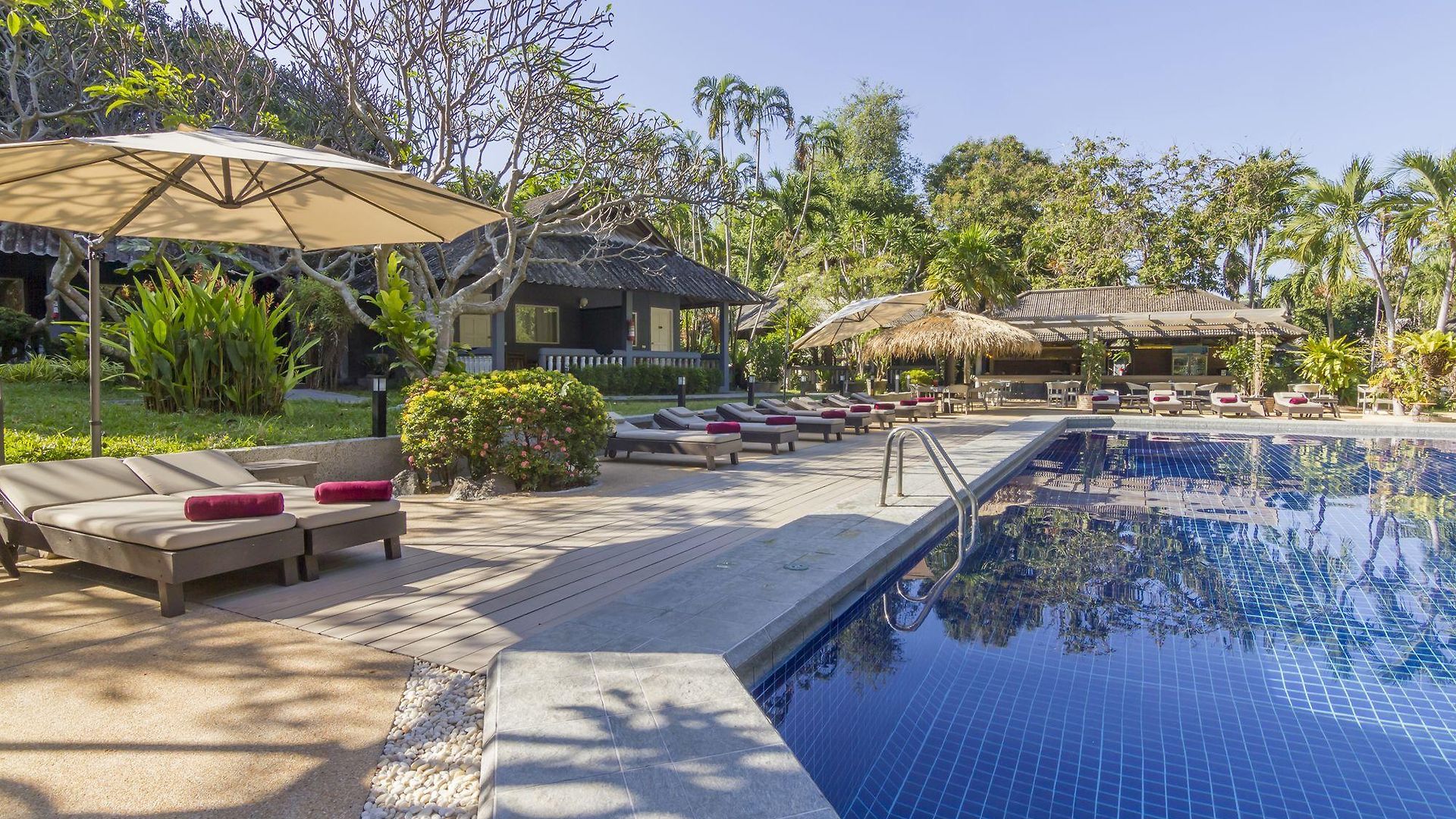 โรงแรม Let's Hyde & - Pool 4*