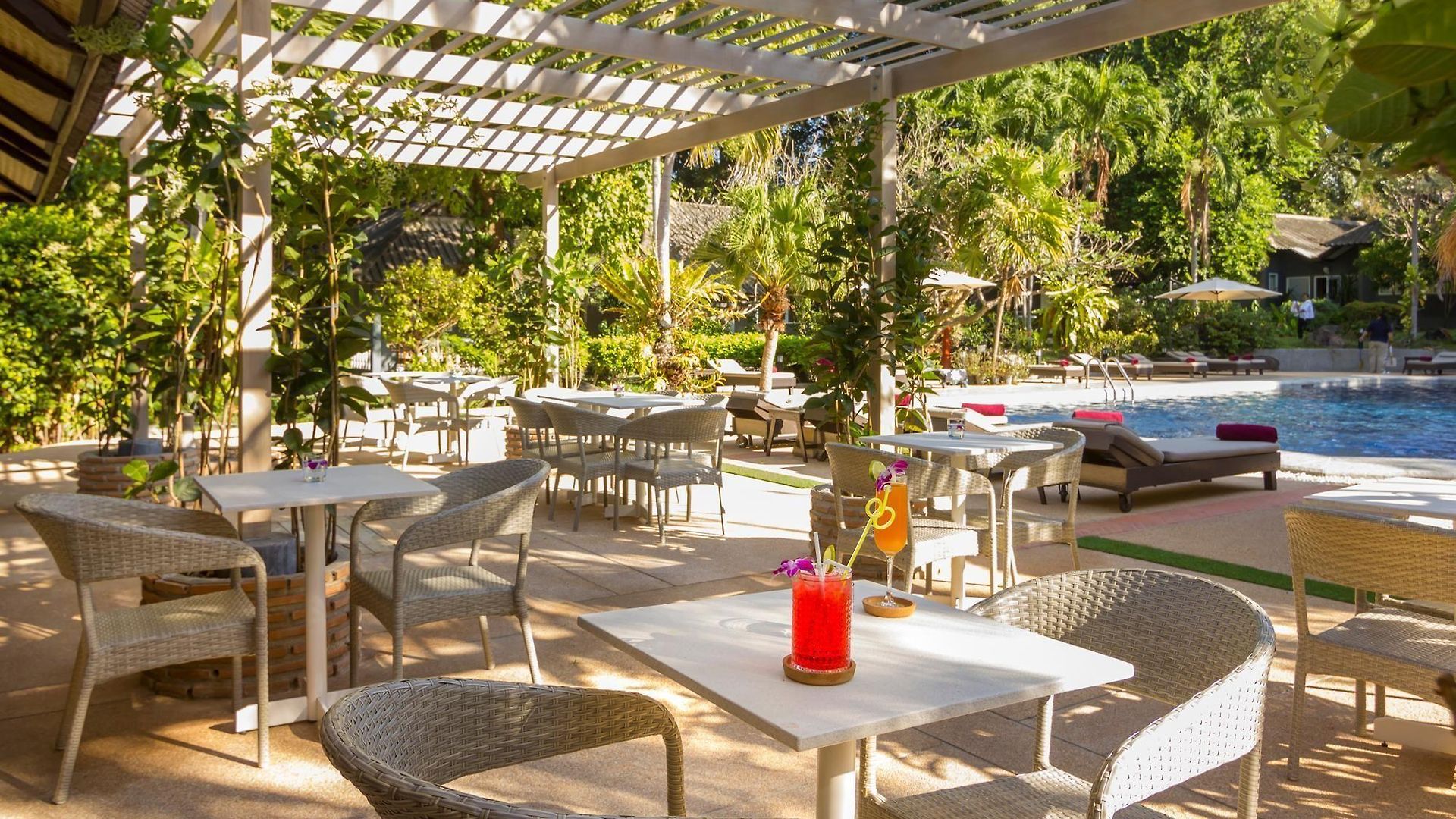 Let's Hyde & - Pool โรงแรม Pattaya