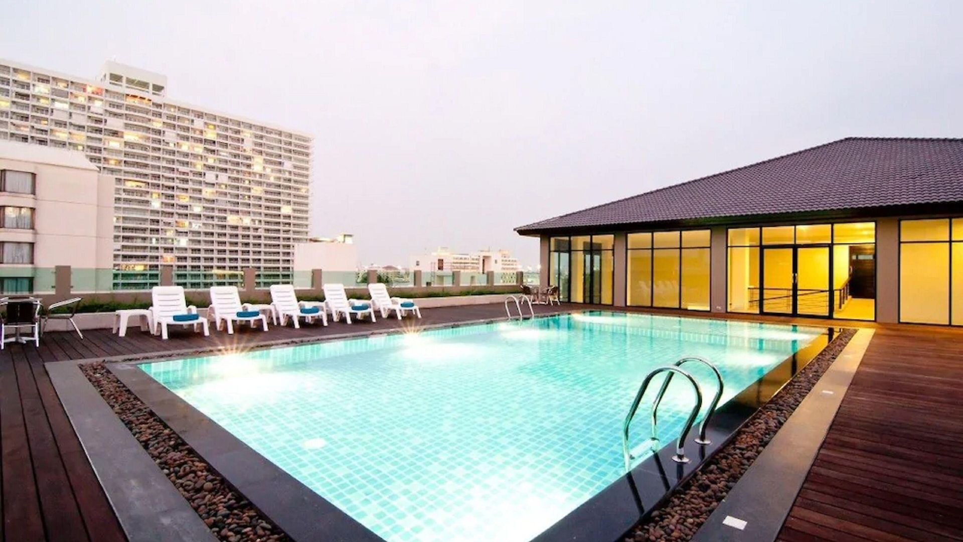 Hotel The 