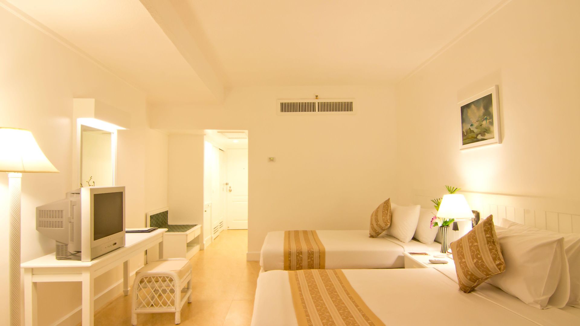 Ambassador Jomtien Wing โรงแรม 3*