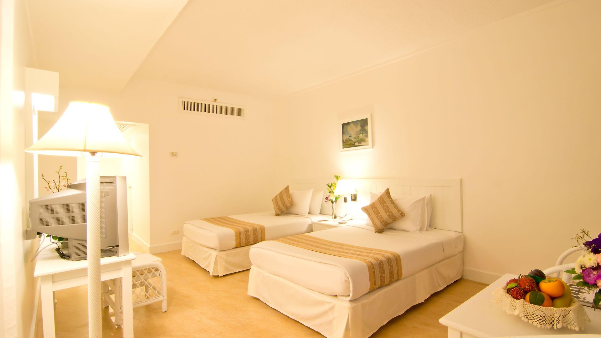 โรงแรม Ambassador Jomtien Wing 3*