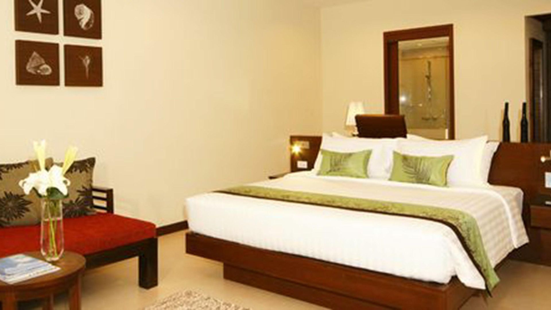รีสอร์ท The Heritage Beachfront