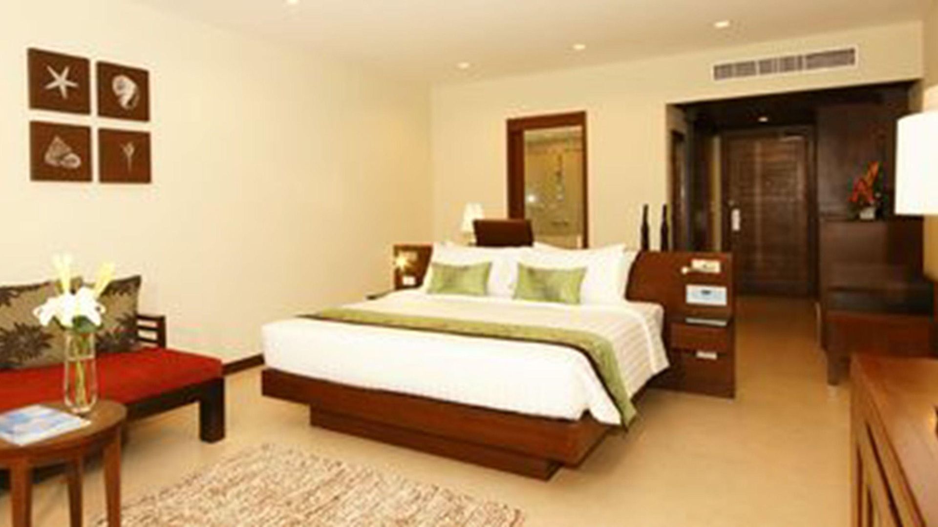 รีสอร์ท The Heritage Beachfront Pattaya