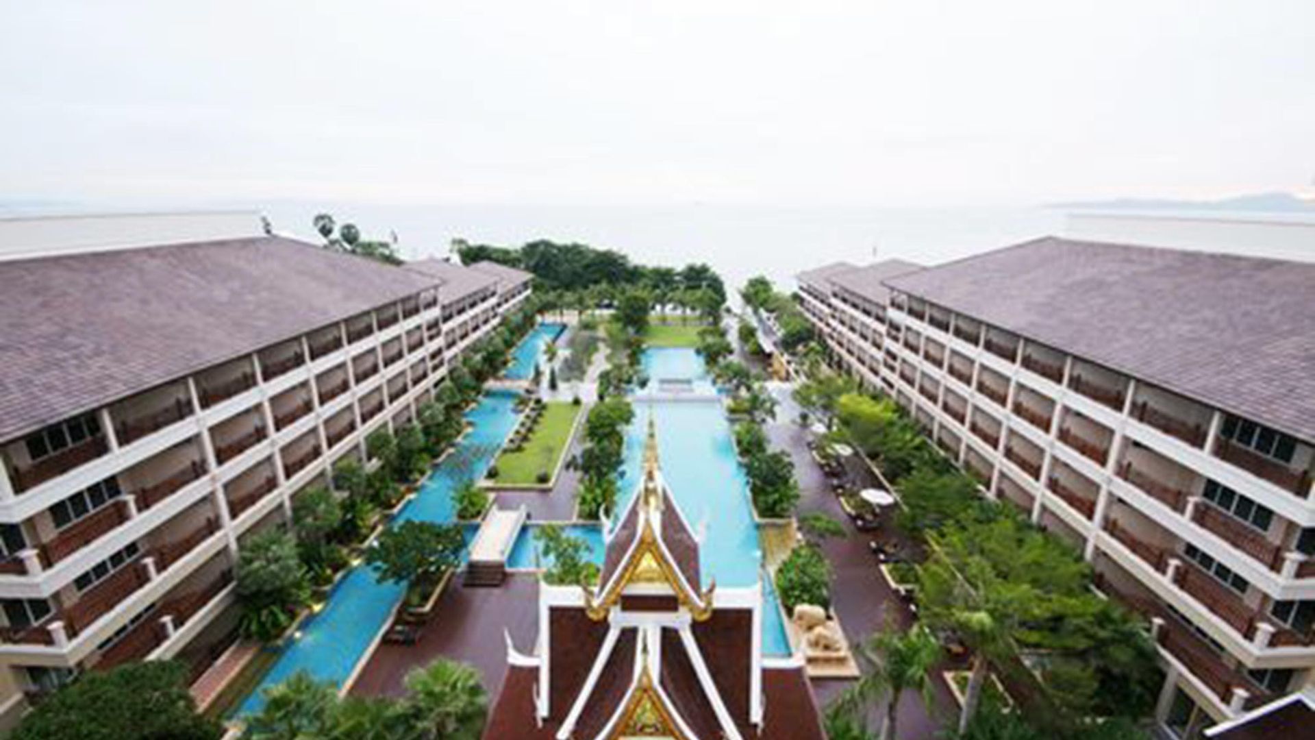 รีสอร์ท The Heritage Beachfront