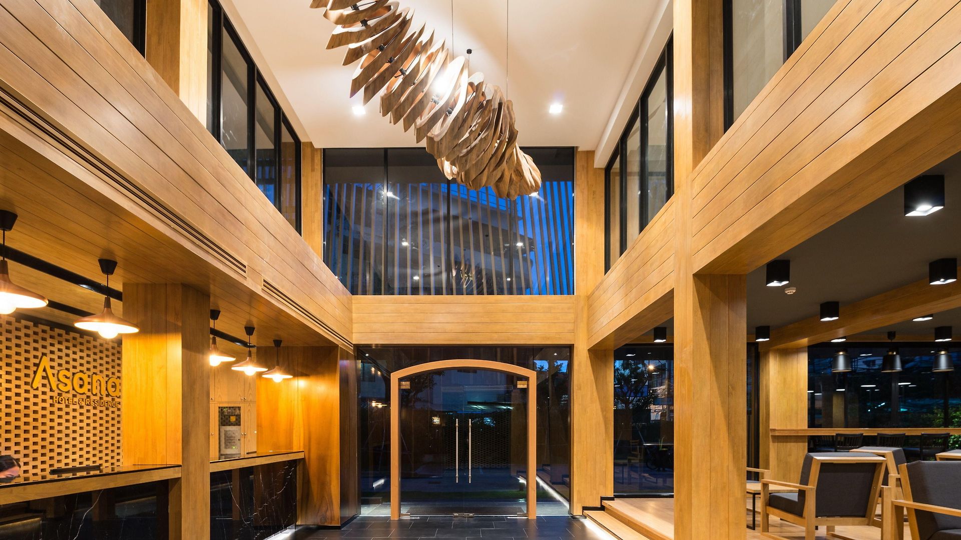 โรงแรม Asana & 3*