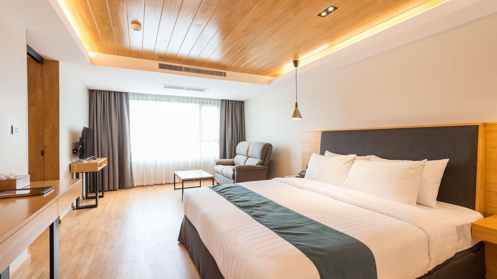 Asana & โรงแรม 3*