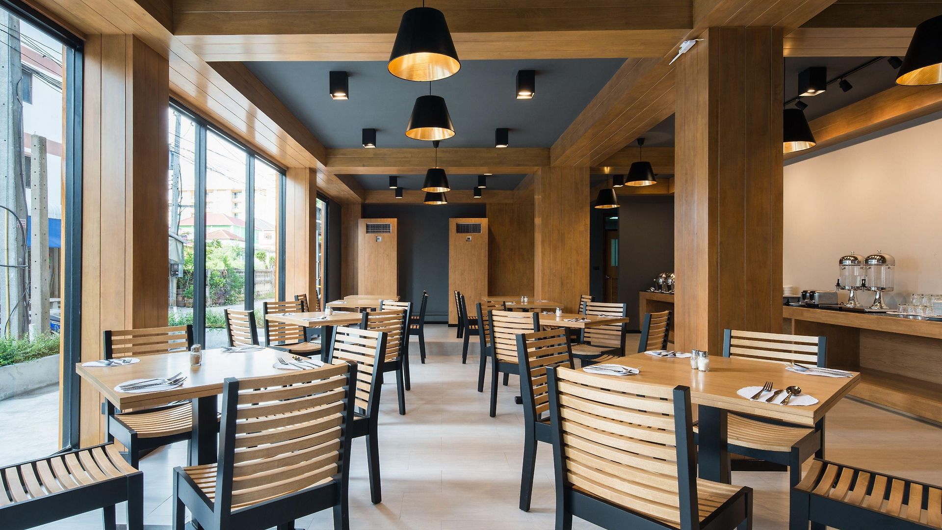 โรงแรม Asana & 3*
