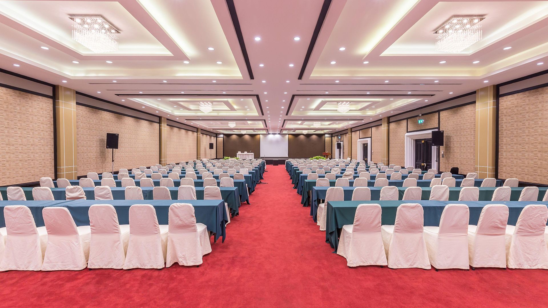 โรงแรม Ambassador Jomtien Wing 3*