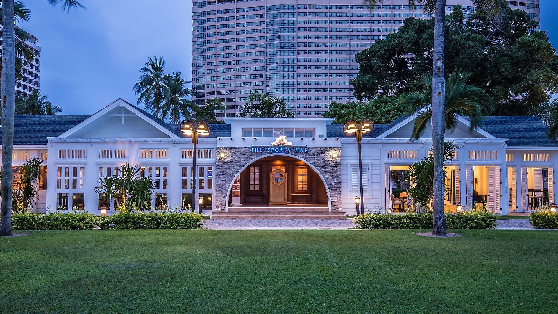Ambassador Jomtien Wing โรงแรม 3*