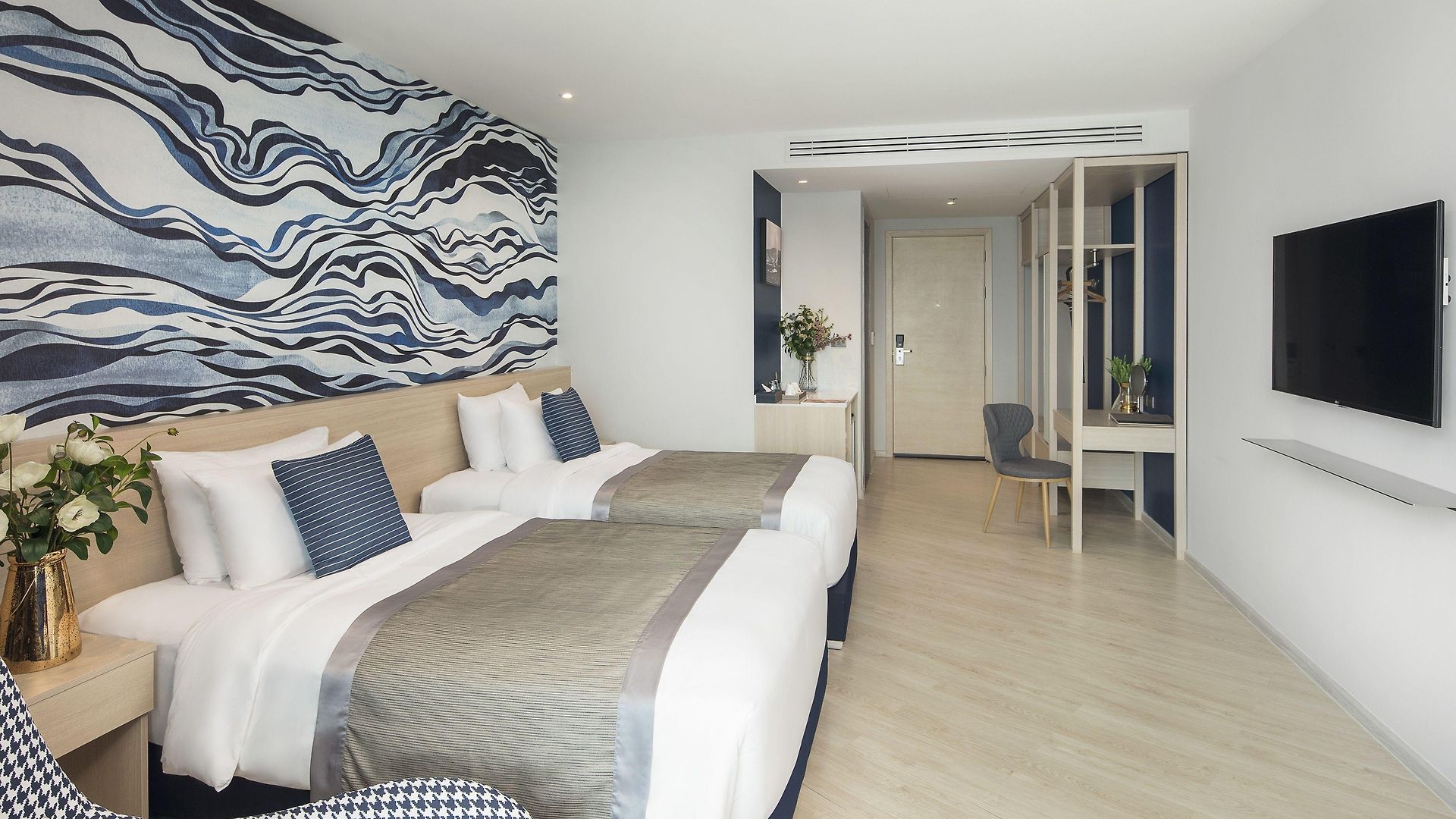 โรงแรม Brighton Grand & Convention 5*