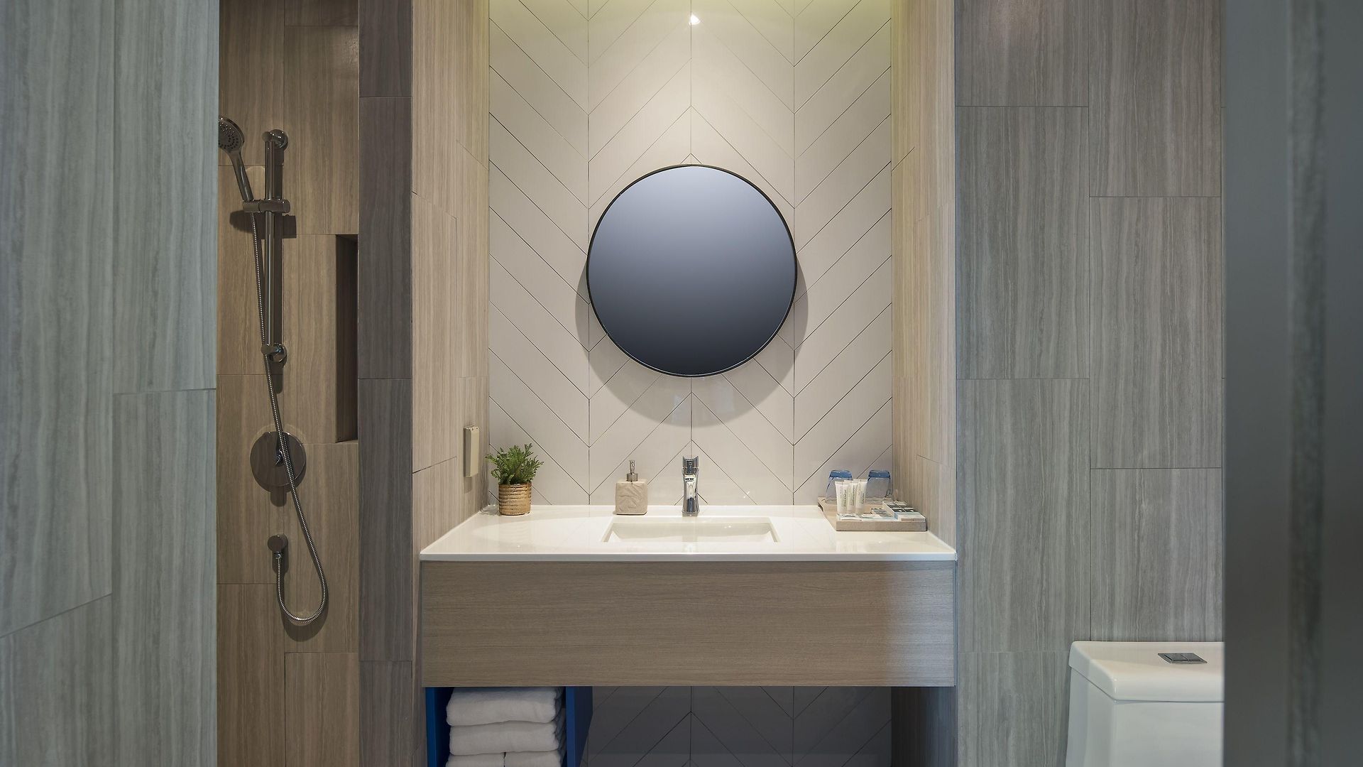 Brighton Grand & Convention โรงแรม 5*