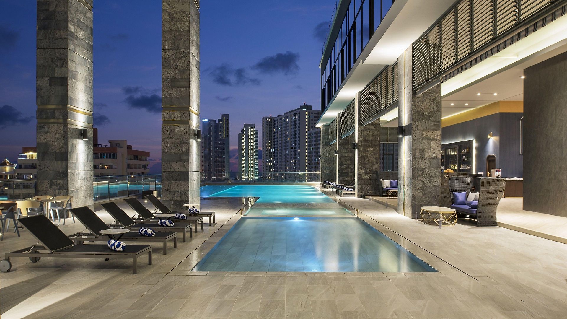 Brighton Grand & Convention โรงแรม 5*