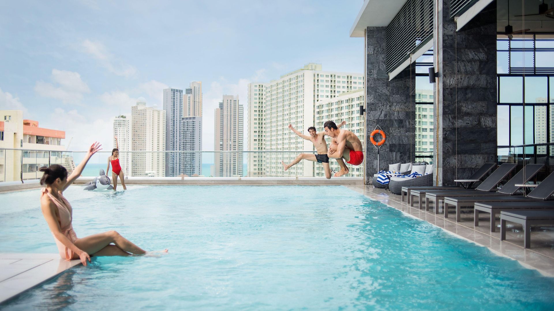 Brighton Grand & Convention โรงแรม 5*