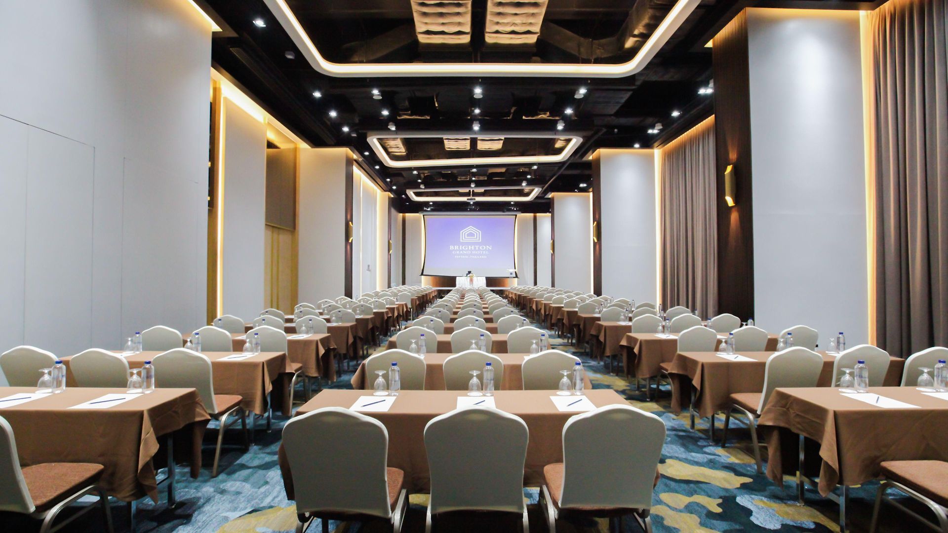 โรงแรม Brighton Grand & Convention