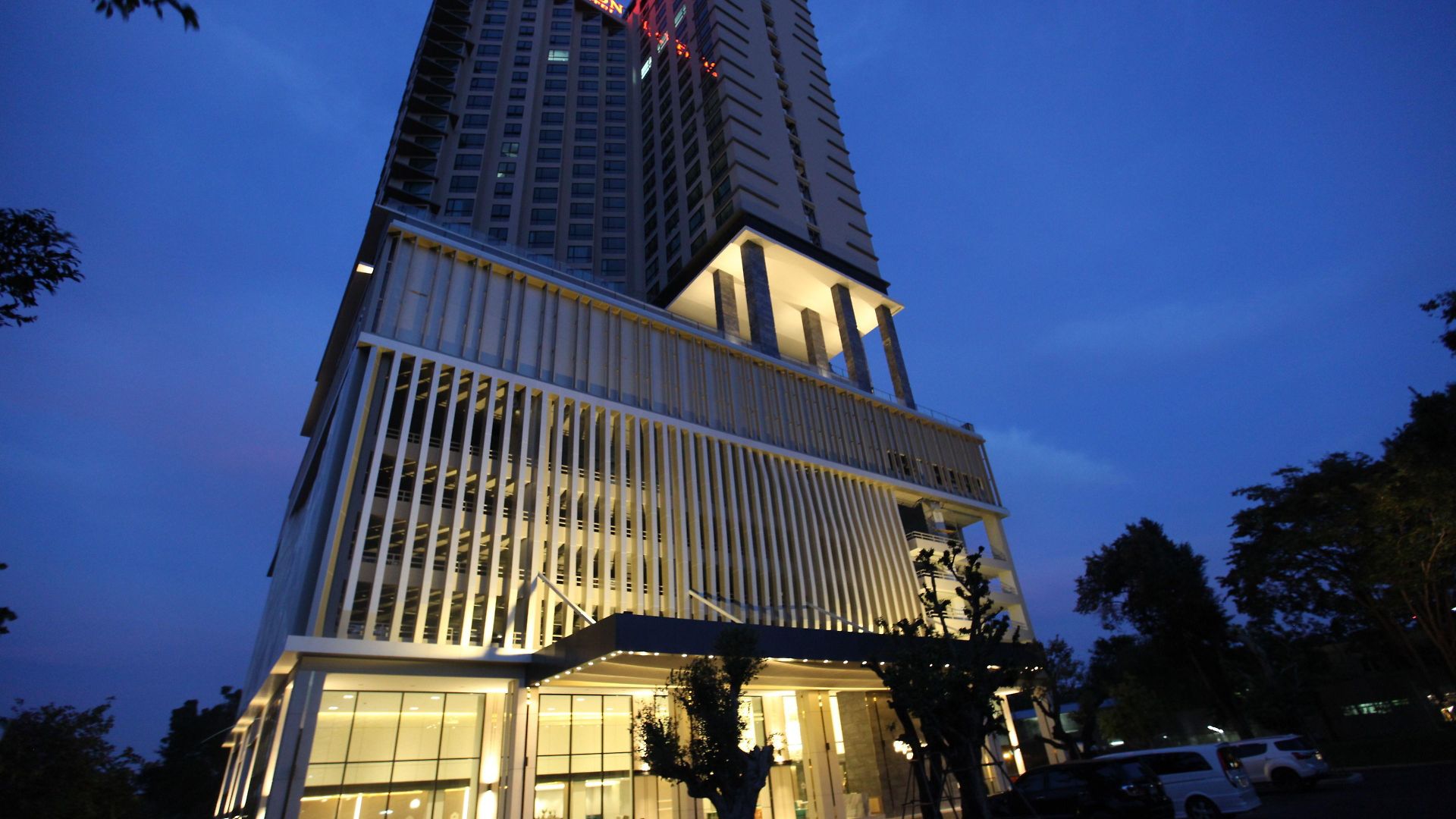 โรงแรม Brighton Grand & Convention 5*