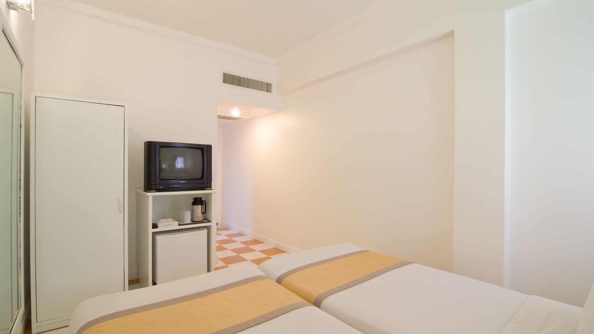 Ambassador Jomtien Wing โรงแรม 3*
