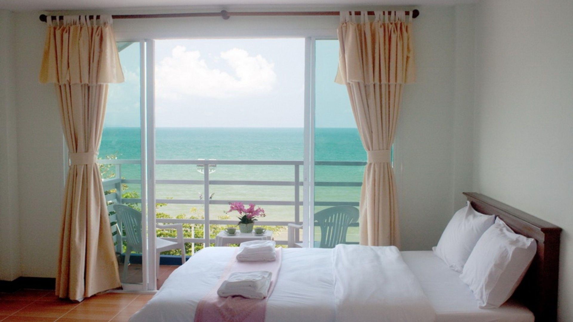 โรงแรม Blue House 2*
