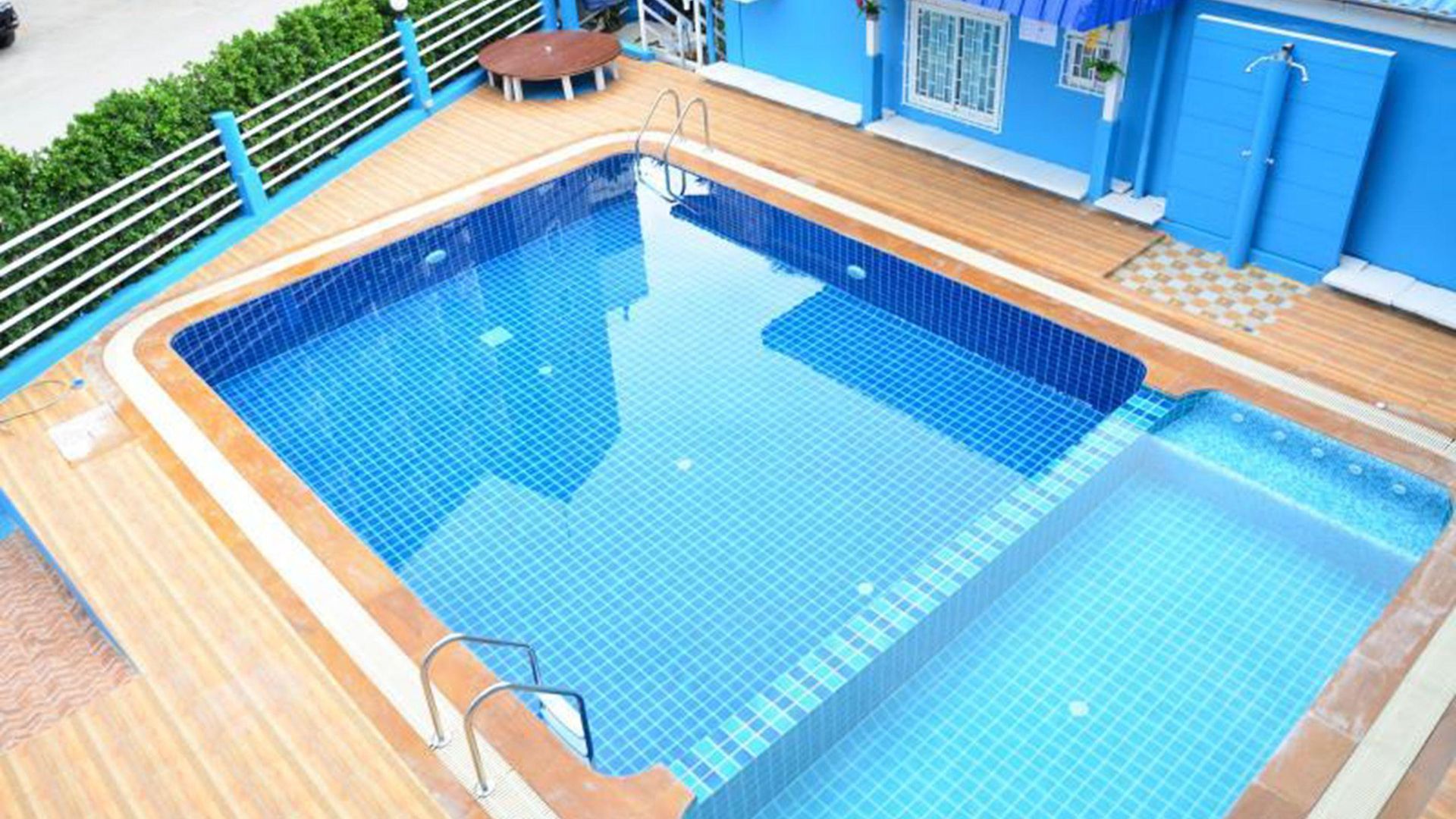 โรงแรม Blue House 2*