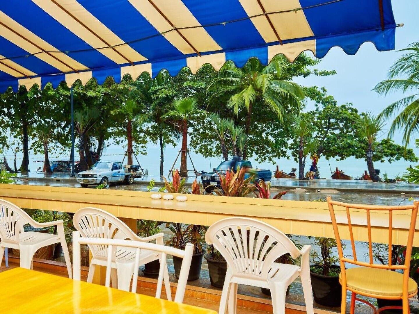 โรงแรม Blue House