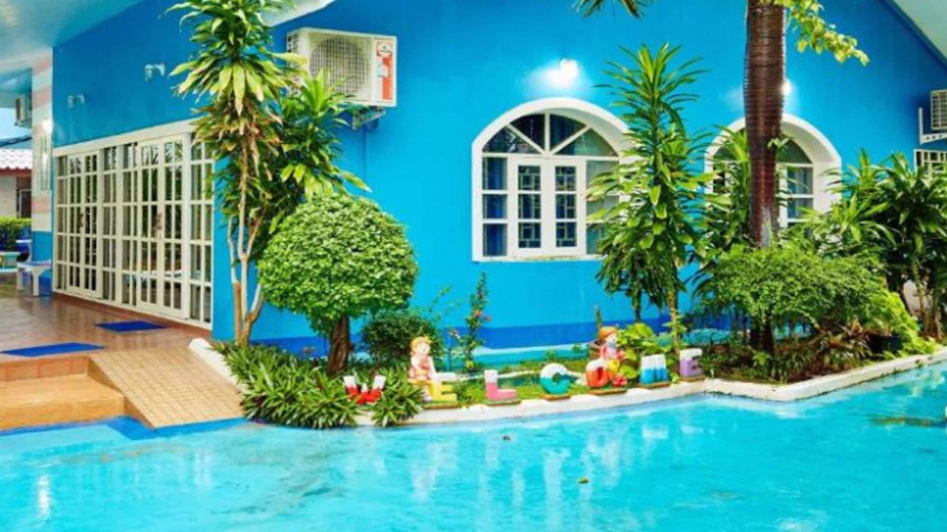Blue House 2*