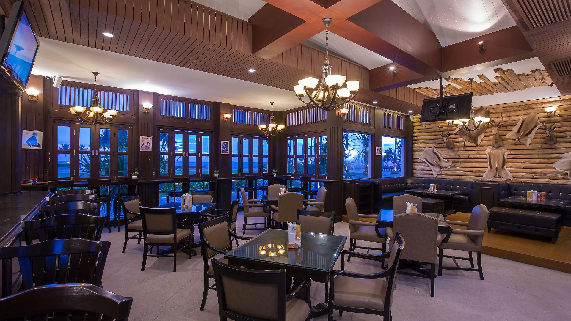 โรงแรม Ambassador Jomtien Wing 3*