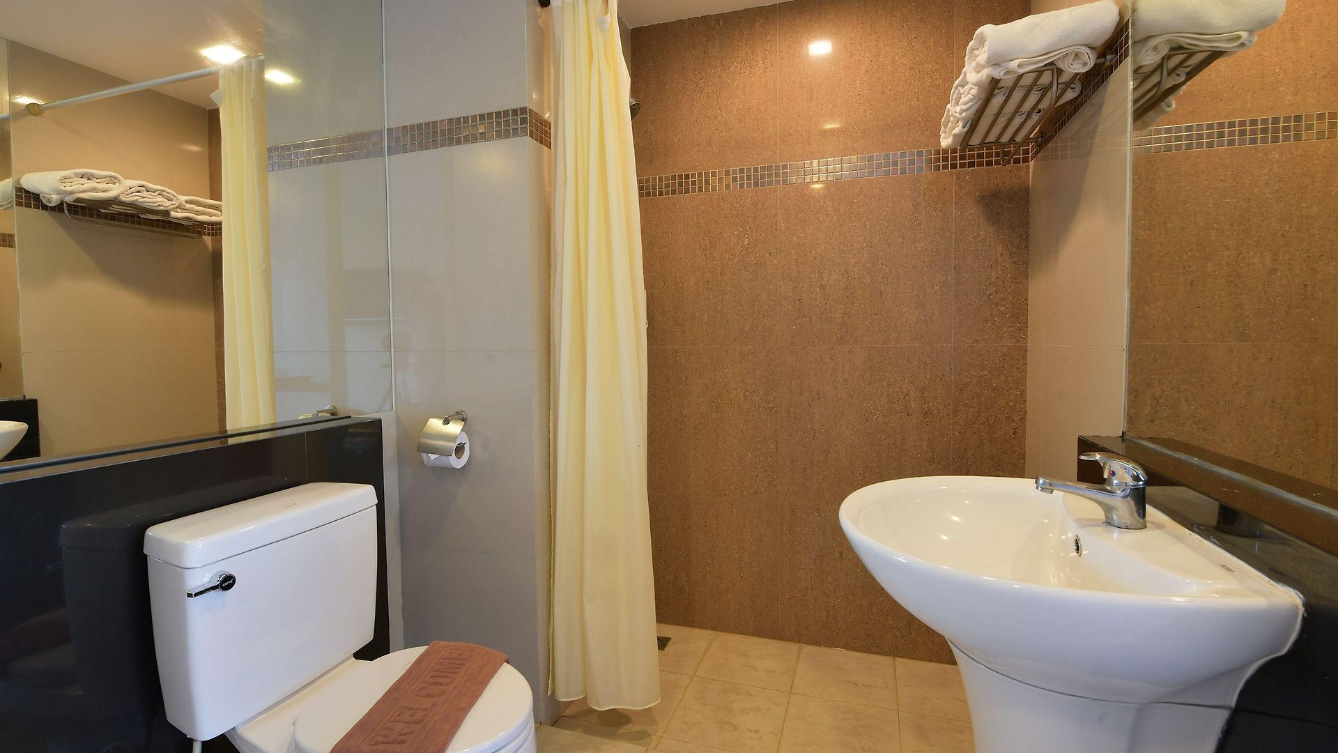 โรงแรม Oyo 109 Ozone Prime Pattaya