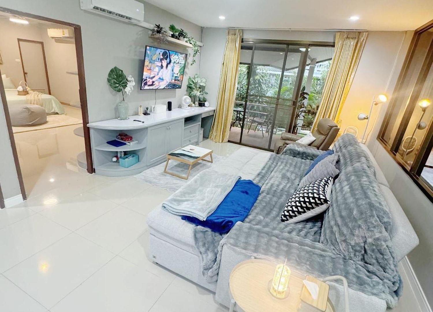 Sun And Moon House * Pattaya