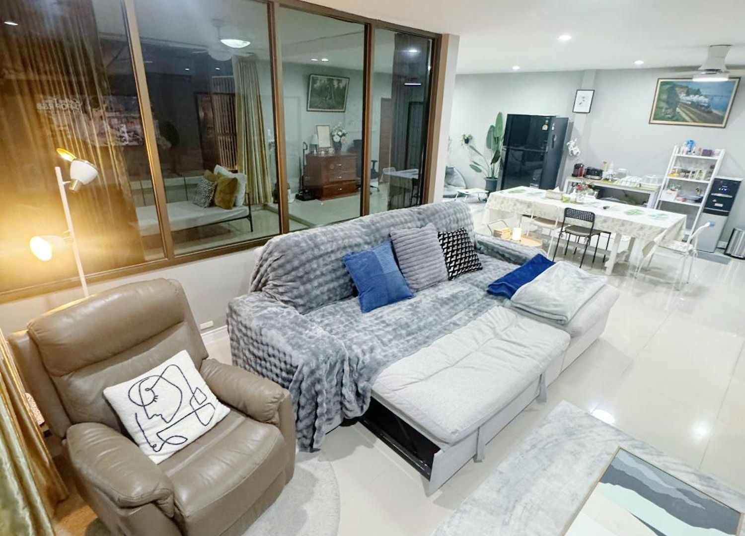 วิลล่า Sun And Moon House