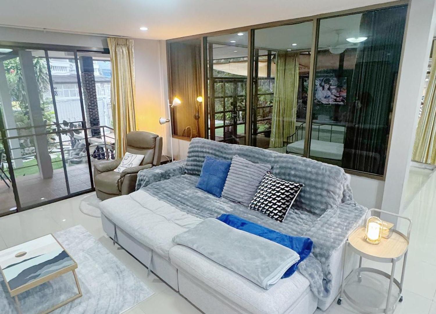 Sun And Moon House วิลล่า