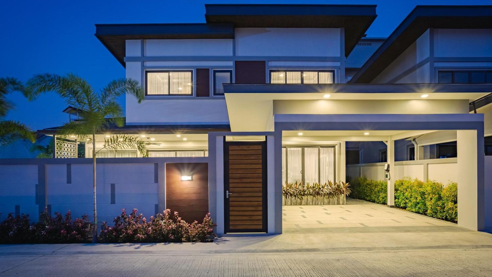 Super Luxury 4 Bedroom Private Pool With Jacuzzi, Near 711, 10 Minutes To Walking Street And - Mt4 *