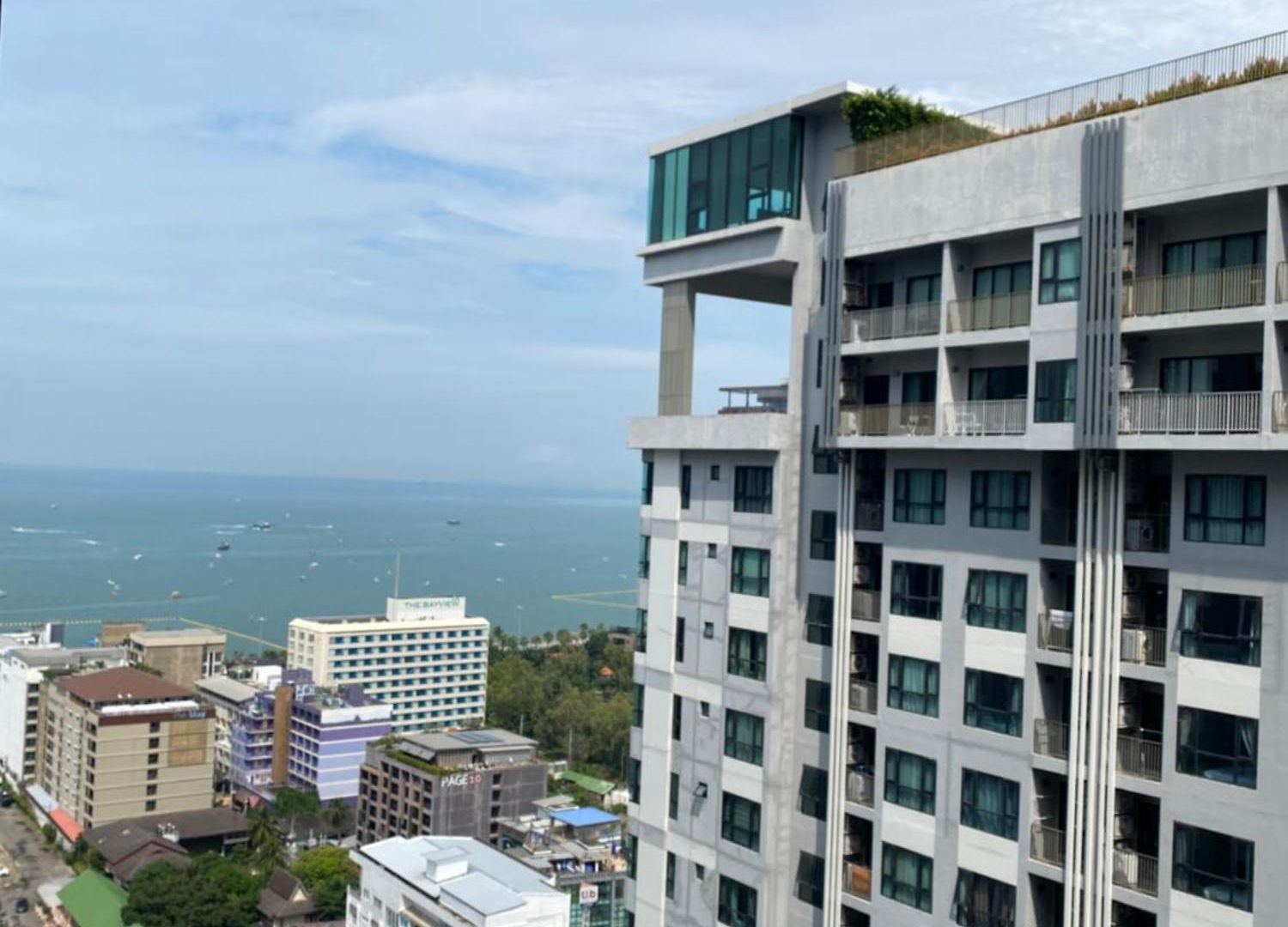 - Roof Pool อพาร์ทเม้น